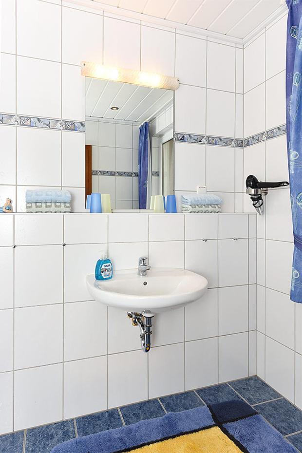 Ferienwohnungen im Haus Nordseebrise Neuharlingersiel Exterior foto