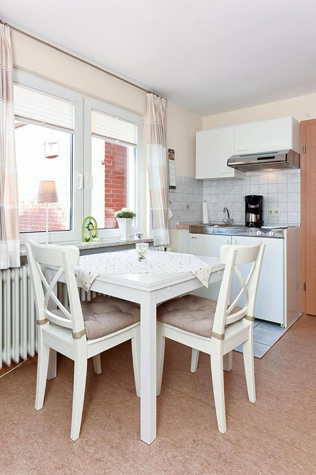 Ferienwohnungen im Haus Nordseebrise Neuharlingersiel Exterior foto